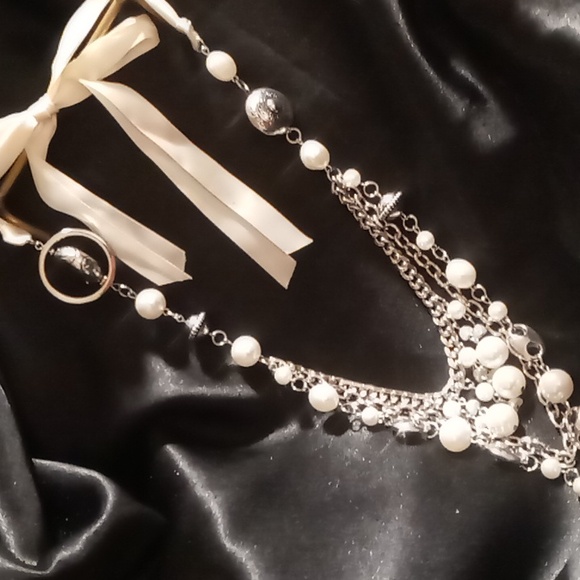 Statement necklace layered & long 34 inch as is bow expandable up to 52 - Picture 4 of 8